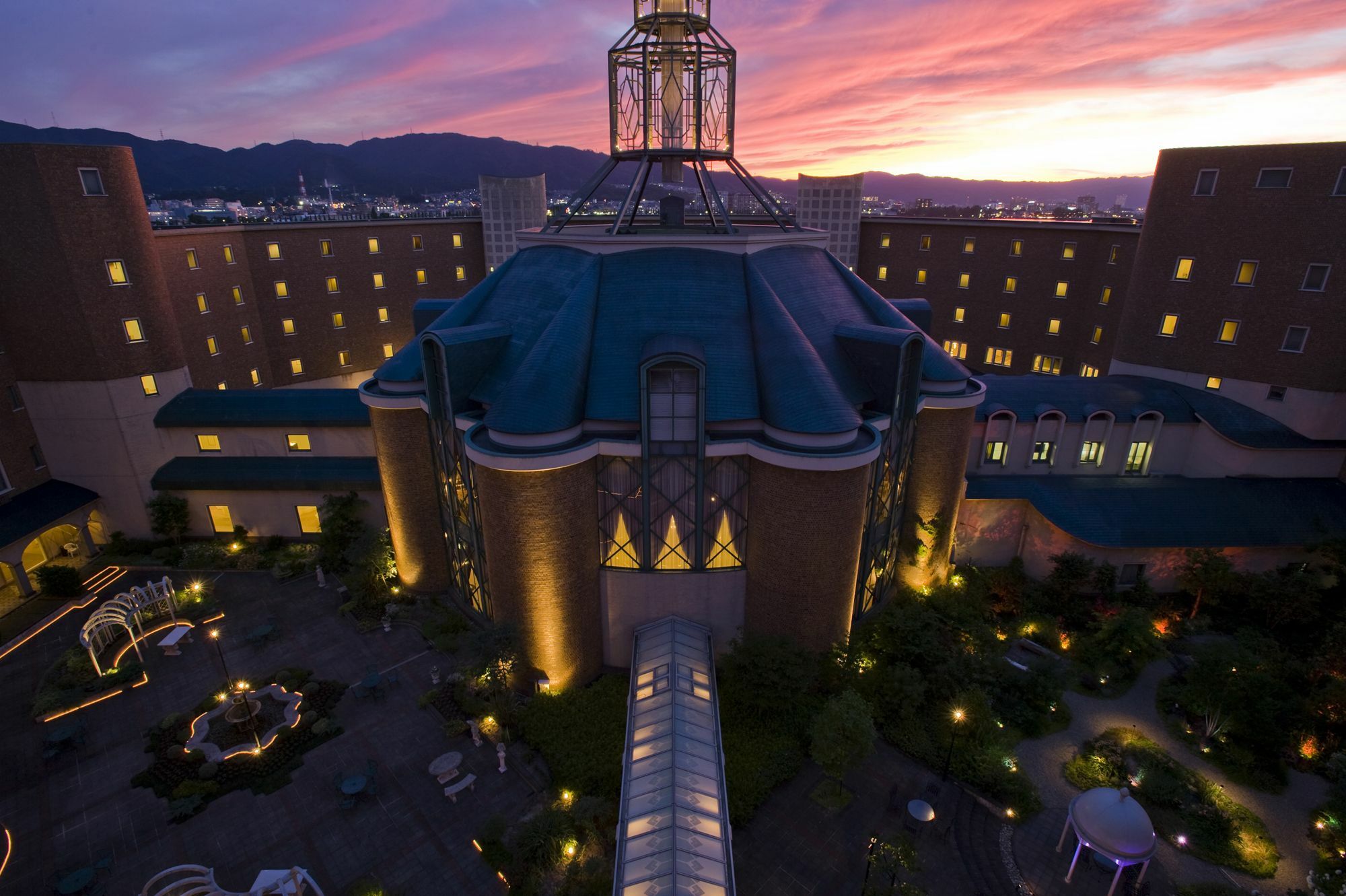 Royal Oak Hotel Spa & Gardens Otsu Exterior photo